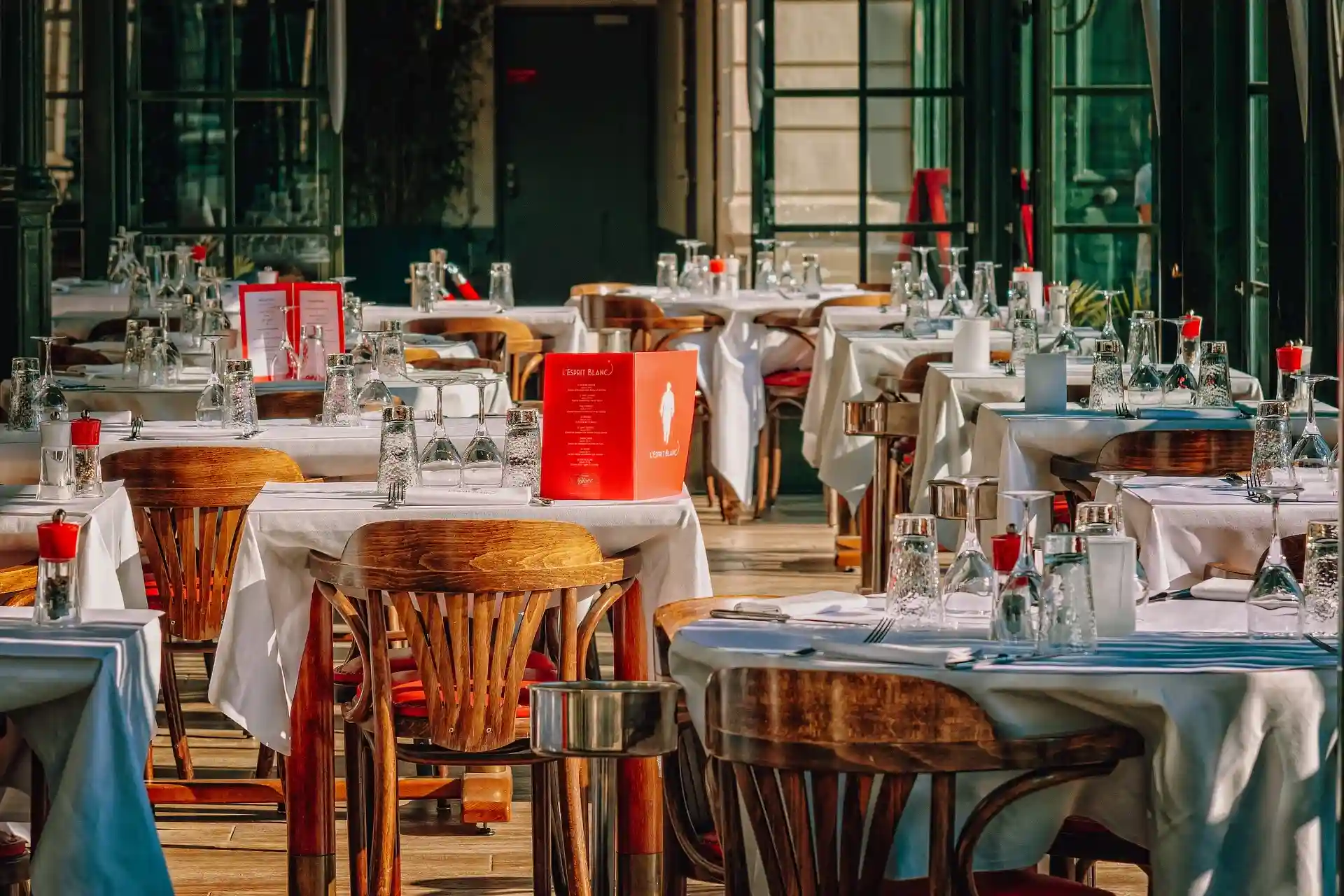Gönderilerinizi Beğenen Takipçi mi Yoksa Restoranınıza Gelen Müşteri mi? | İzmir Mekan Rehberi